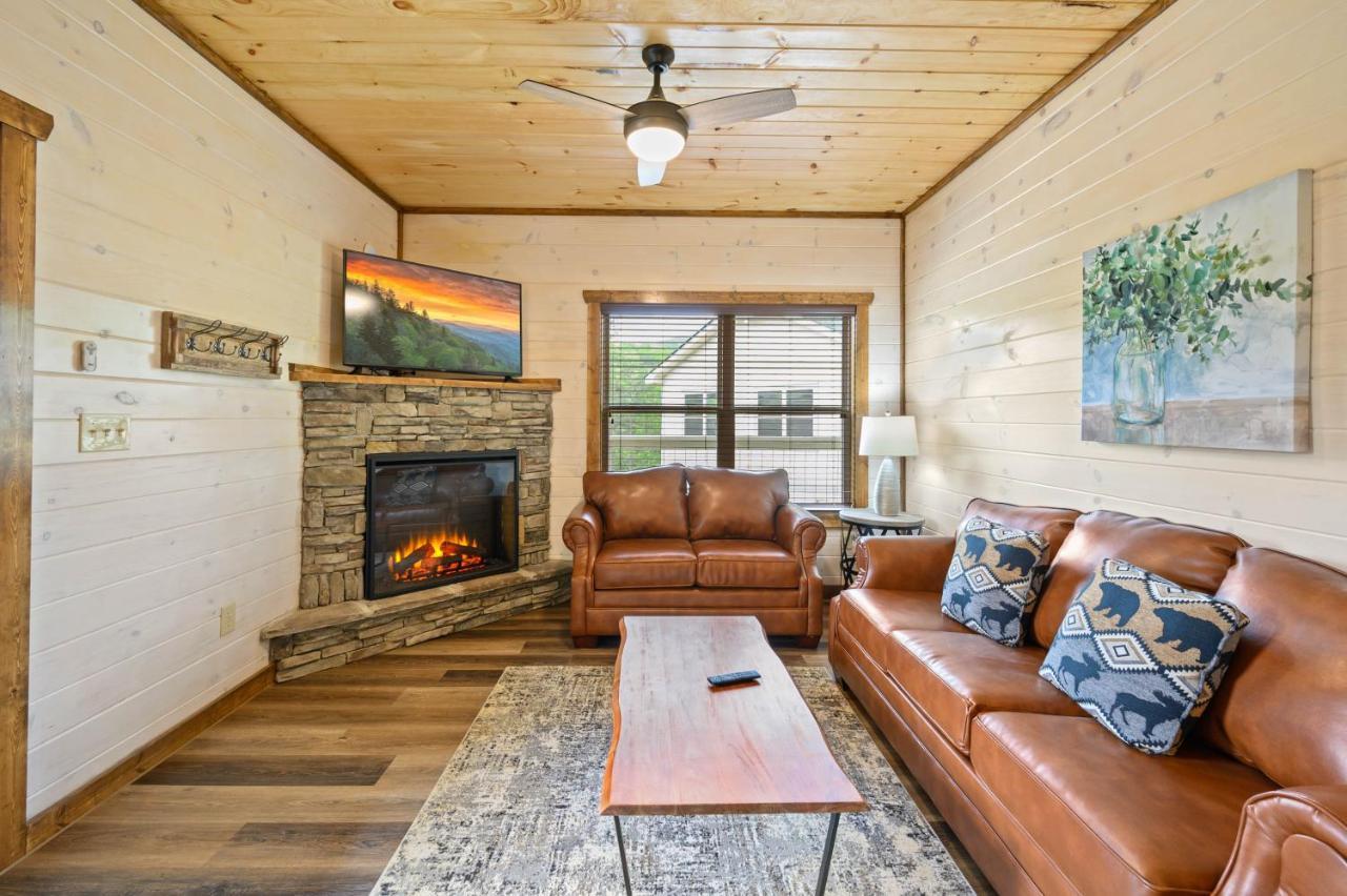 Osprey Nest Cottage Modern New Cabin Пиджен-Фордж Экстерьер фото