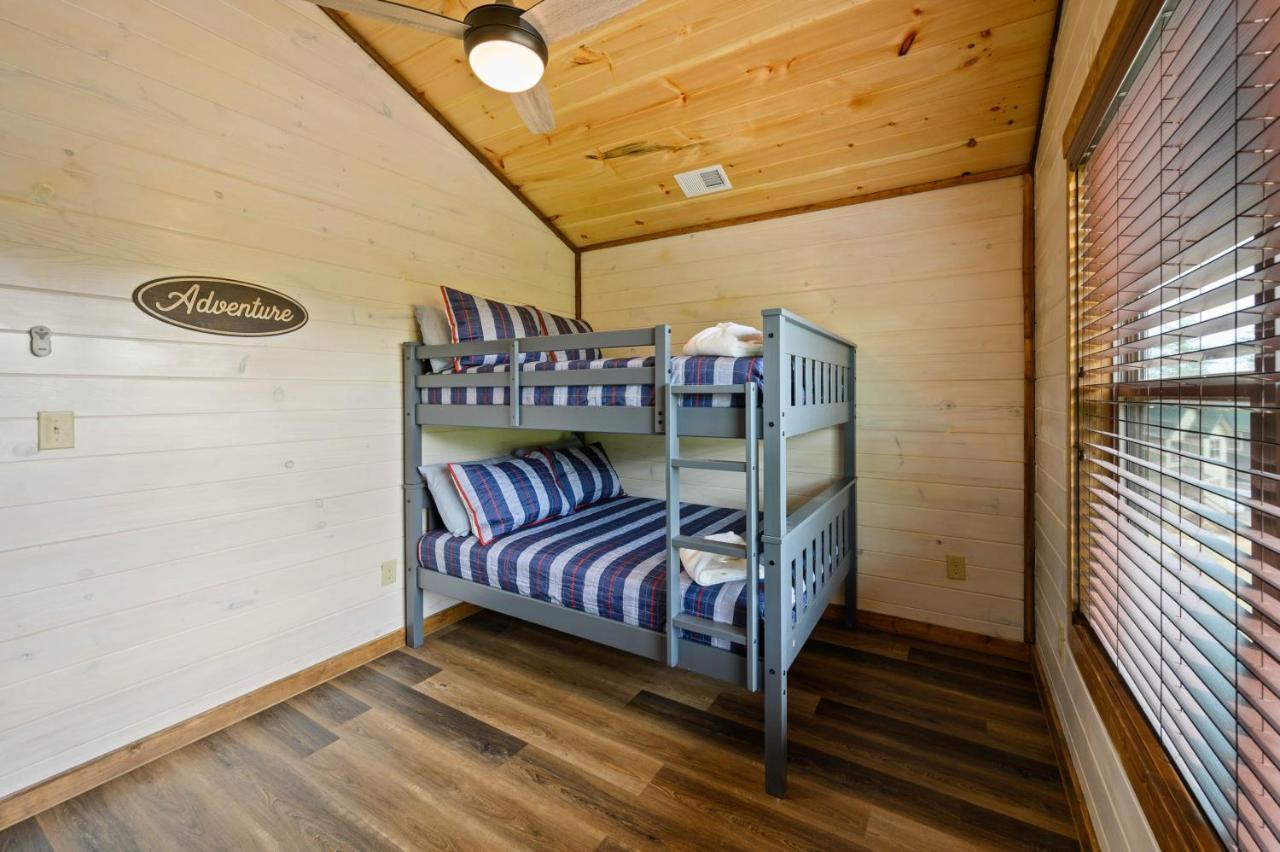 Osprey Nest Cottage Modern New Cabin Пиджен-Фордж Экстерьер фото