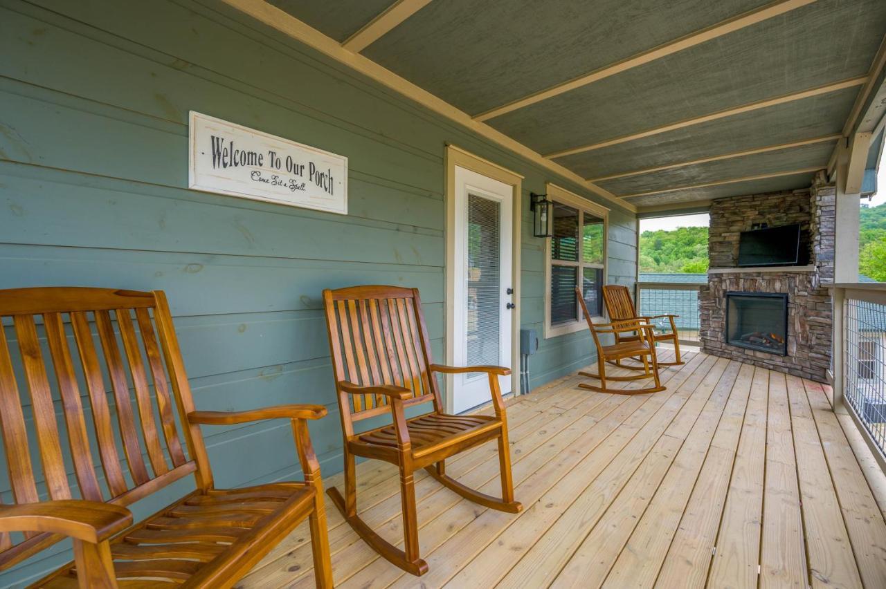 Osprey Nest Cottage Modern New Cabin Пиджен-Фордж Экстерьер фото