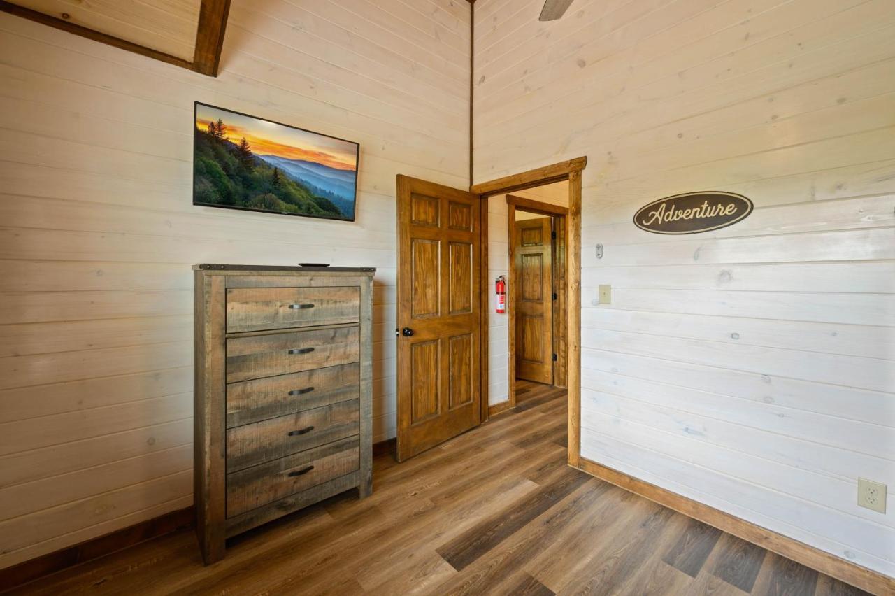 Osprey Nest Cottage Modern New Cabin Пиджен-Фордж Экстерьер фото