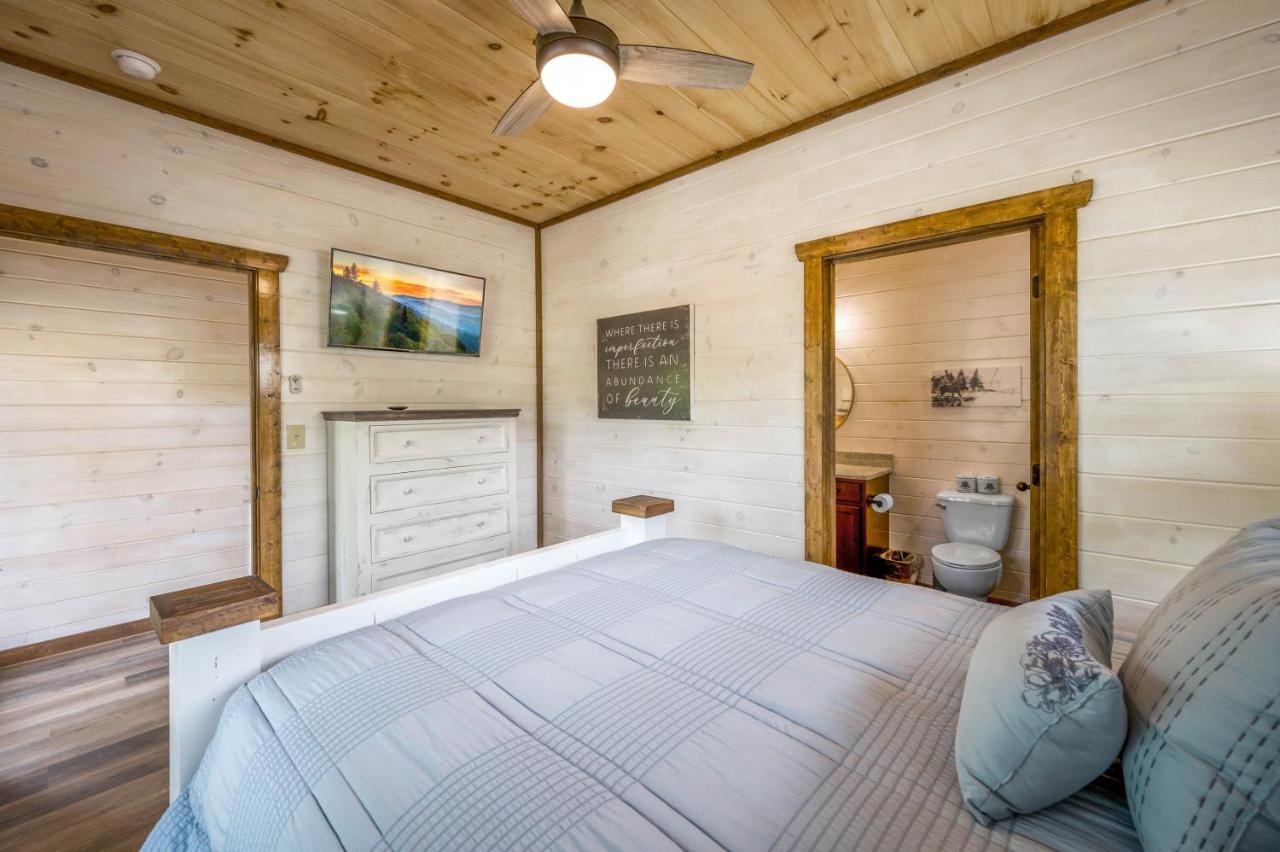 Osprey Nest Cottage Modern New Cabin Пиджен-Фордж Экстерьер фото